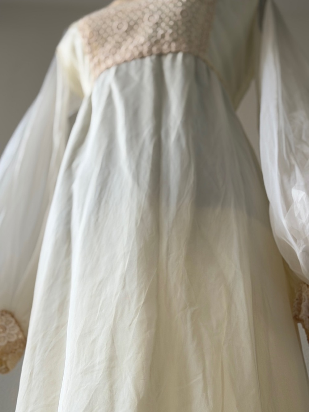 Vintage Cream Maxi Dress with Lace Accents - Picture 4 of 5